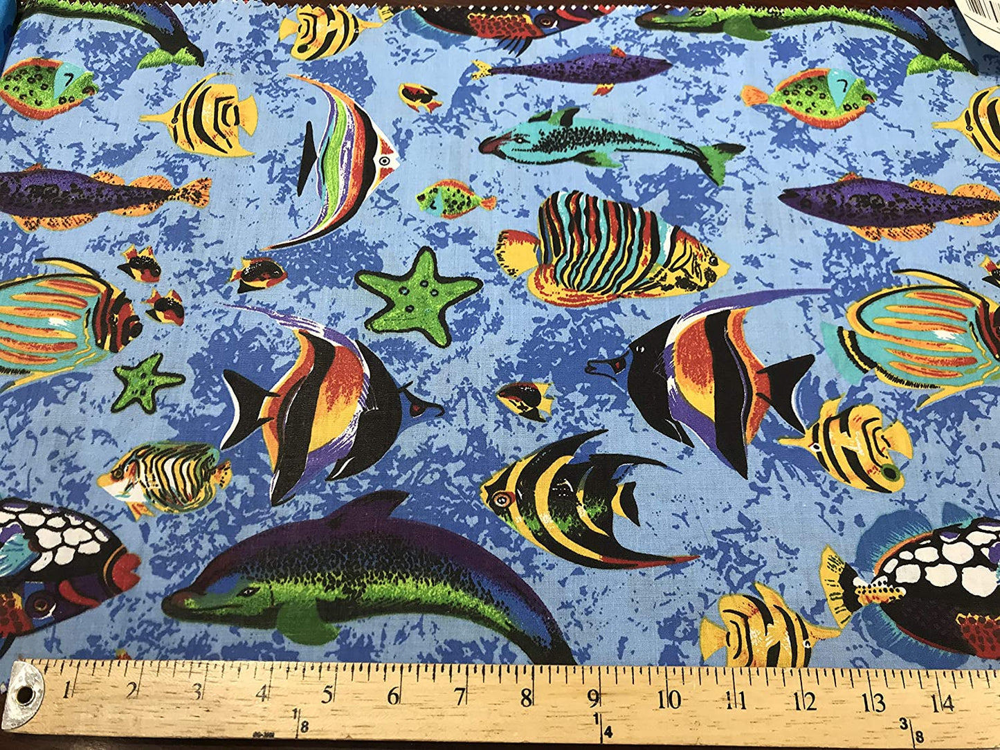 65% Polyester 35% Cotton Fabric, Fish Print, Good to Make Face Mask Covers. (Fishes on Light Blue, 1 Yard)