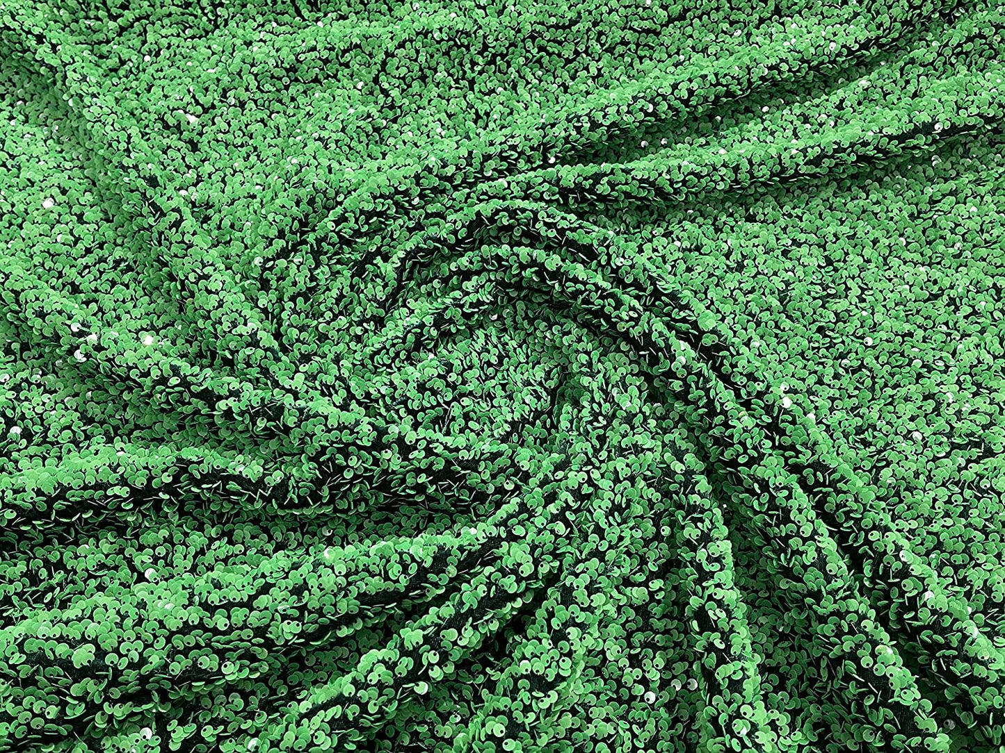 Shiny 5mm Sequin On A 2 Way Stretch Velvet (1 Yard, Bright Green/Black)